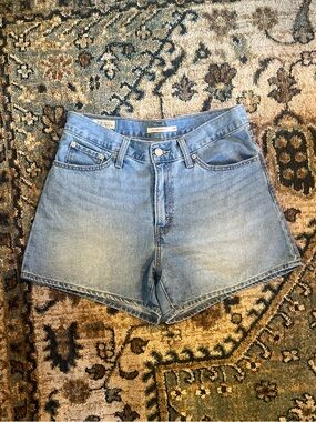 Levi’s 80’s Mom Short